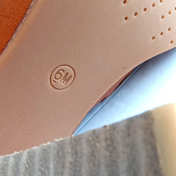 Chelsea Moreland Peep Toe, Heeled Ankle Booties - Picture 14 of 15